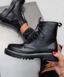 ELG ISABELLA Chelsea Ankle Boots - Black PU