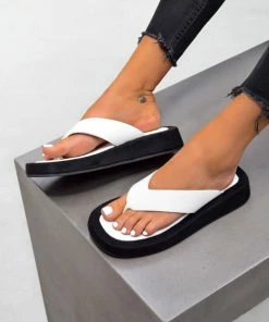 LIV NIEVE Chunky Toe Post Sandals - White