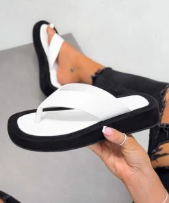 LIV NIEVE Chunky Toe Post Sandals - White