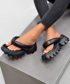 CIT KARMEN Chunky Toe Post Sandals - Black SHOES