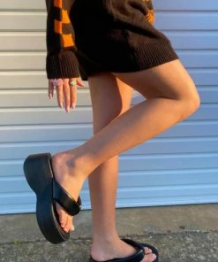 CIT LOLA Super Chunky Toe Post Sandals - Black