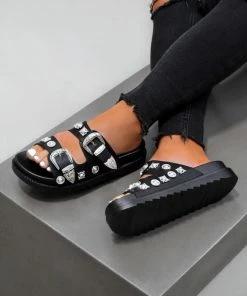 DMF SHOES TEXAS Chunky Studded Buckle Sandals - Black